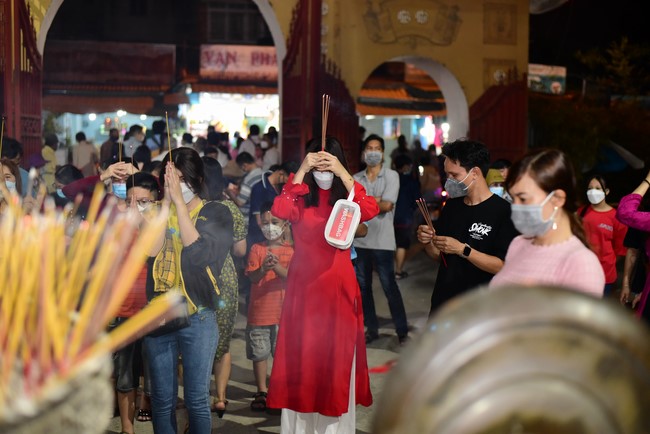 Chùm ảnh mồng một Tết Nhâm Dần